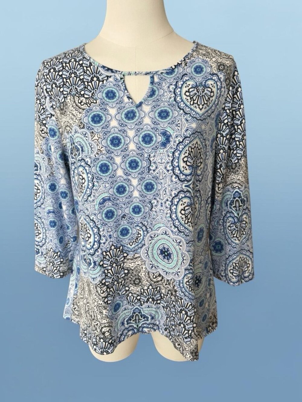 Chico's Blue/Multicolor Medallion Print 3/4 Sleeve Top-Size 1 (Medium)